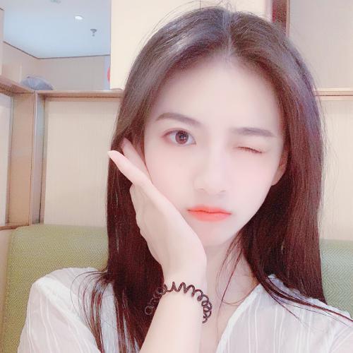 田栩宁西装